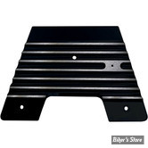 CACHE CADRE ARRIERE TRANSVERSAL - COVINGTONS CUSTOMS - FIREWALL PLATE - FLHT 09/13 - FINNED - Finition : Noir Brillant