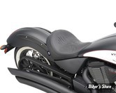 SELLE SOLO DRAG SPECIALTIES - VICTORY - SOLO AVEC DOSSIER OPTIONNEL - KING PIN / VEGAS / 8-BALL / HIGH BALL - FLAMME