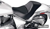 SELLE SADDLEMEN - RENEGADE DELUXE - SADDLEGEL - KAWASAKI VN 900 VULCAN CLASSIC 06/13 - LISSE - NOIR