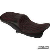 SELLE DRAG SPECIALTIES - Extended Reach FREEDOM TOURING SEAT - TOURING 08/23 - FINITION : DOUBLE DIAMOND /  COUTURES : ROUGE - 4696C