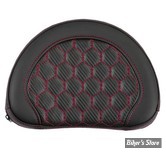 - DOSSIER DE SISSY BAR - LARGEUR : 10" x HAUTEUR : 8" - SADDLEMAN - HONEYCOMB - NOIR / COUTURES: ROUGE - 051319004