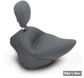 - SELLE MUSTANG - WIDE TRIPPER SOLO SEAT WITH RIDER BACKREST - SOFTAIL FXS 11/13 / FLS12/17 - SMOOTH 16" - NOIR - AVEC DOSSIER - 79742