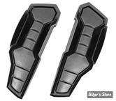 - ECLATE Y - PIECE N° 01 -  KIT PLATEFORMES KURYAKYN - ENYGMA  Driver Floorboards ALUMINIUM A380 - POUR CONDUCTEUR - NOIR - KUR10019-2 / 10019-2