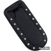 BAVETTE DE GARDE BOUE - SOFTAIL FLST 00/06 / FXST 00/06 - SADDLEMEN - FENDER BIB - SMOOTH STUDDED