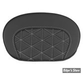 - DOSSIER DE SISSY BAR - LARGEUR : 10 1/2" x HAUTEUR : 6 1/2" - SADDLEMAN - MINI CONTOUR TRI GRIPPER - NOIR / COUTURES: ARGENT - 061021105