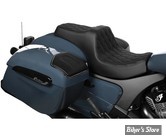 SELLE DUO - INDIAN CHALLENGER 2020UP / CHIEFTAIN 2025UP -  DRAG SPECIALTIES - PREDATOR III 2-UP SEAT - POSITION AVANCEE DE 1" - DOUBLE DIAMOND - NOIR / COUTURES : NOIR - SOLAR REFLECTIVE- 4718F