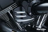 CACHE CORPS D'INJECTION - KURYAKYN - TOURING 08/16 / SOFTAIL 16/17 / DYNA FXDLS 16/17 - Signature Series Finned EFI Cover By Jim Nasi - NOIR  - 5685