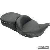 - SELLE  MUSTANG - TOURING 08UP - SUPER TOURING - SMOOTH CHROME STUDDED TOURING SEAT - AVEC RIVETS CHROME - 79546