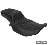 SELLE DRAG SPECIALTIES - Performance Predator 2-Up Seat with Extended Reach - TOURING 2023UP - FINITION : DOUBLE DIAMOND NOIR / COUTURES : ARGENT - 4691C