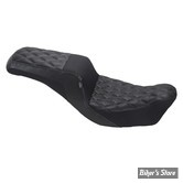 - SELLE MUSTANG - Squareback 2-UP ONE-PIECE SEAT -  DYNA 06/17 - DOUBLE DIAMOND NOIRE / COUTURES : GUN METAL - 78810GM