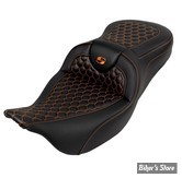 - SELLE SADDLEMEN - ROADSOFA™ HC Honeycomb SEAT - TOURING 08UP - NOIR / COUTURES : ORANGE - 808-07B-18903
