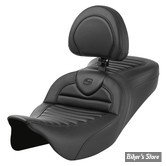 - SELLE SADDLEMEN - ROADSOFA™ TR CF SEAT - TOURING 08UP - NOIR CARBON LOOK / COUTURES : ARGENT - AVEC DOSSIER - 808-07B-204B0