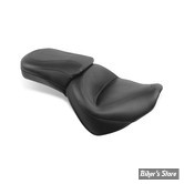 SELLE MUSTANG - WIDE TOURING - SANS DOSSERET CONDUCTEUR - HONDA VT 1300 DE 2010/2016 - LISSE - 18" X 10.5"