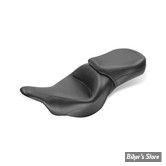 SELLE MUSTANG - ONE PIECE SEATS STANDARD TOURING - KAWASAKI 1700 VULCAN NOMAD / VOYAGER 09UP - LISSE - 16.5" X 12.5"