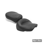 SELLE MUSTANG - TWO PIECE SEATS STANDARD TOURING - KAWASAKI VULCAN 1500 98/04 - LISSE - 16" X 13"