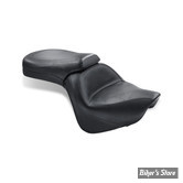 SELLE MUSTANG - ONE PIECE SEATS STANDARD TOURING - KAWASAKI 900 VULCAN CLASSIC / CUSTOM 07UP - LISSE - 16" X 12.5"