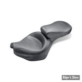 SELLE MUSTANG - TWO PIECE SEATS STANDARD TOURING - SUZUKI VZ 1400 INTRUDER 87/04, S83 BOULEVARD 05/08 - LISSE - 14" X 10.5"