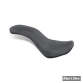 SELLE MUSTANG - DAYTRIPPER - SUZUKI BOULEVARD C50 ET C50T DE 2009UP - LISSE - 11.5" X 7" - 76066