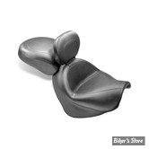 SELLE MUSTANG - TWO PIECE SEATS STANDARD TOURING - AVEC DOSSIER - SUZUKI C50 BOULEVARD 05/08, VL800 VOLUSIA 01/04- LISSE - 16" X 12"