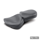 SELLE MUSTANG - TWO PIECE SEATS STANDARD TOURING - SUZUKI VZ 800 MARAUDER 97/04 - LISSE - 16" X 12.5"