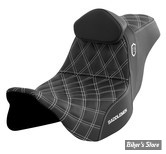 - SELLE SADDLEMEN - PRO SERIES SDC PERFORMANCE GRIPPER SEAT - TOURING 08UP - NOIR / COUTURES : BLANCHES - AVEC DOSSERET - SC80807WHIRT