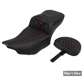- SELLE SADDLEMEN - ROADSOFA HC - EXTENDED REACH SEAT - TOURING 2023UP - NOIR / COUTURES ROUGES - AVEC DOSSIER - 823-07-190B4