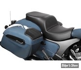 SELLE DUO - INDIAN CHALLENGER 2020UP / CHIEFTAIN 2025UP -  DRAG SPECIALTIES - FREEDOM TOUR 2-UP SEAT - REFLECHISSANT SOLAIRE - LISSE - NOIR / COUTURES : NOIR - 4722E
