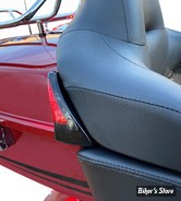 - FEUX DE TOUR PACK LATERAUX - FEUX DE TOUR PACK - 3 FONCTIONS - CUSTOM DYNAMICS - TOURING 14UP - Sequential Tour Pak Seat Back Rest LED Lights - CORPS : NOIR / CABOCHON  : ROUGE - CD-TPBR-14-RB