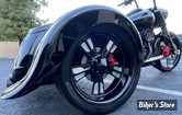 GARDE BOUE ARRIERE - TRIKE HD STREET GLIDE FLRT / FLTRT - PAUL YAFFE'S BAGGER NATION - FENDER SWOOP LEFT SIDE FREEWHEELER/ROAD GLIDE - CÔTÉ DROIT - PYO:BWTF-R-FR