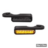 1 - CLIGNOS HEINZ BIKES - STRIPES BELOW BAR TURN SIGNAL - SOFTAIL BREAKOUT 13/17 - 1 FONCTION - CORPS NOIR / CABOCHON FUME - HBTS-FXSB-HC