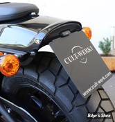 SUPPORT DE PLAQUE - SOFTAIL MILWAUKEE EIGHT 18UP - FXFB FATBOB - CULT WERK - AVEC ECLAIRAGE DE PLAQUE - VERSION 1 - NOIR - HD-BRO078