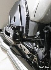 SUPPORTS DE MARCHES PIEDS ARRIERE - TOURING 93UP - OEM 50768-07 - ARLEN NESS - FORGED PASSENGER FLOORBOARD MOUNTS -  NOIR - 410-032