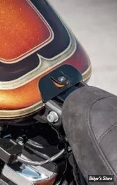 CACHE INFERIEUR DE RESERVOIR D'ESSENCE - Cover Tank to Seat - THUNDERBIKE - SOFTAIL M8 2018UP - FINITION : NOIR - 11-74-390