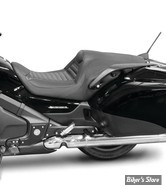 SELLE DUO - HONDA GOLDWING GL1800 F6B 13/17 - MUSTANG - TOURING TRIPPER FASTBACK™ ONE-PIECE 2-UP - Tuck-n-Roll - SANS DOSSIER CONDUCTEUR - NOIR - 76841
