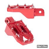 REPOSES PIEDS ARRIERE - SOFTAIL 2018UP  - THRASHIN SUPPLY COMPAGNY - AGGRESSOR FOOTPEGS - ROUGE - TSC-2022-2-SR