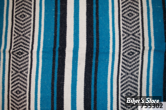 - COUVERTURE MEXICAINE - TEXAS LEATHER - MEXICAN BLANKET - TYPE : VERACRUZ  - bleu nuit, turquoise & blanc - COUVERTURE 