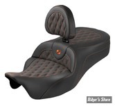 SELLE DUO SADDLEMEN - ROADSOFA KING LATTICE STITCH - AVEC DOSSIER PILOTE - TOURING 08/25 - NOIR/COUTURES ORANGE - 808-07B-182SB3