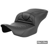 - SELLE SADDLEMEN - ROADSOFA™ CF - TOURING 2023UP - NOIR / CARBON FIBER LOOK - COUTURES : NOIR - SANS DOSSIER - 823-07-20400