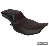SELLE DRAG SPECIALTIES - Performance Predator 2-Up Seat with Extended Reach - TOURING 2023UP - FINITION : DOUBLE DIAMOND NOIR / COUTURES : ROUGE - 4691D
