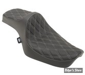 SELLE DRAG SPECIALTIES -  PREDATOR III SEAT - SPORTSTER 82/03 - NOIR - DOUBLE DIAMOND / COUTURES : ARGENT - 0804-0733