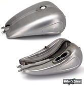 RESERVOIR D'ESSENCE - 4 GALLONS / 15.10 LITRES - SPORTSTER 07/22 - OEM 00000-00 - RALLONGE DE +2" AVEC EMPREINTES - BOUCHON 1/4 DE TOUR AFFLEURANT