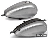 RESERVOIR TYPE MUSTANG - 3.1 GALLONS / 11.50 LITRES - RESERVOIR MUSTANG LAREDO - DISHED - POUR Avec bouchon central pour bouchon d'essence à visser