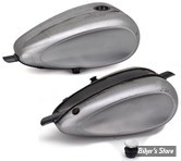 RESERVOIR TYPE MUSTANG - 3.1 GALLONS / 11.50 LITRES - RESERVOIR MUSTANG LAREDO - DISHED - Avec bouchon central avec bouchon d'essence chromé de style pop-up