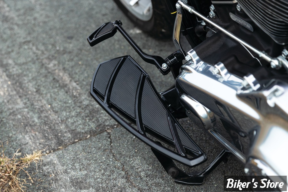 PLATEFORMES POUR SOFTAIL M8 2018UP KURYAKYN Phantom Floorboards