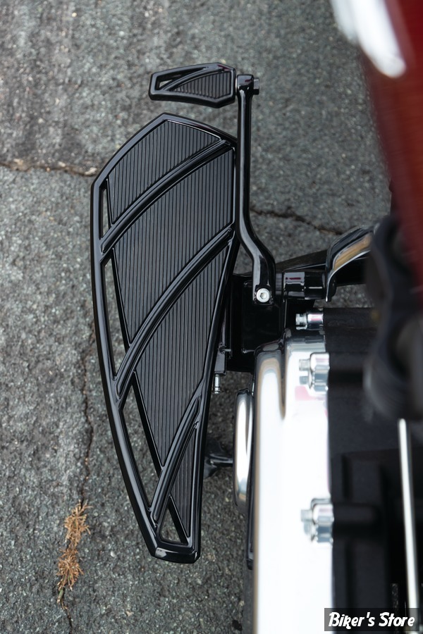 PLATEFORMES POUR SOFTAIL M8 2018UP KURYAKYN Phantom Floorboards