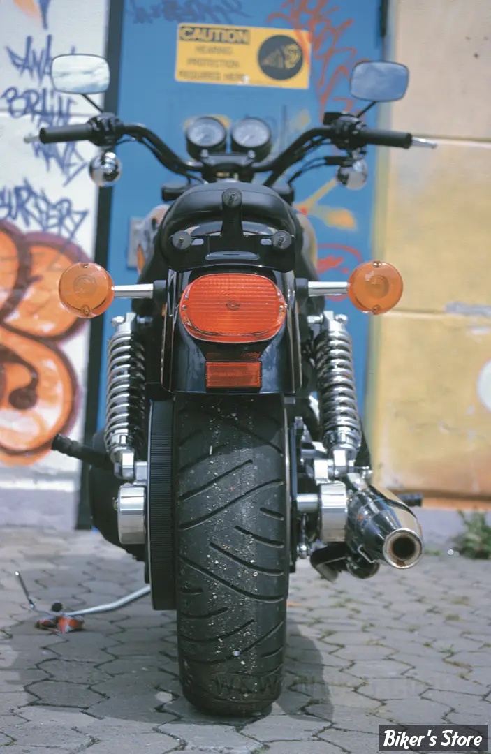 -  FEU AR - HD 99UP - OEM 68141-04 -  ORIGINE - ROUGE