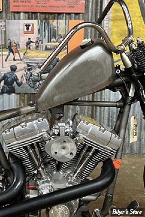 RESERVOIR PEANUT - 2.5 GALLONS - V-TWIN / Wyatt Gatling - Chopper "Hummer" 2.5 Gallon Gas Tank - BOUCHON A BAILLONETTE