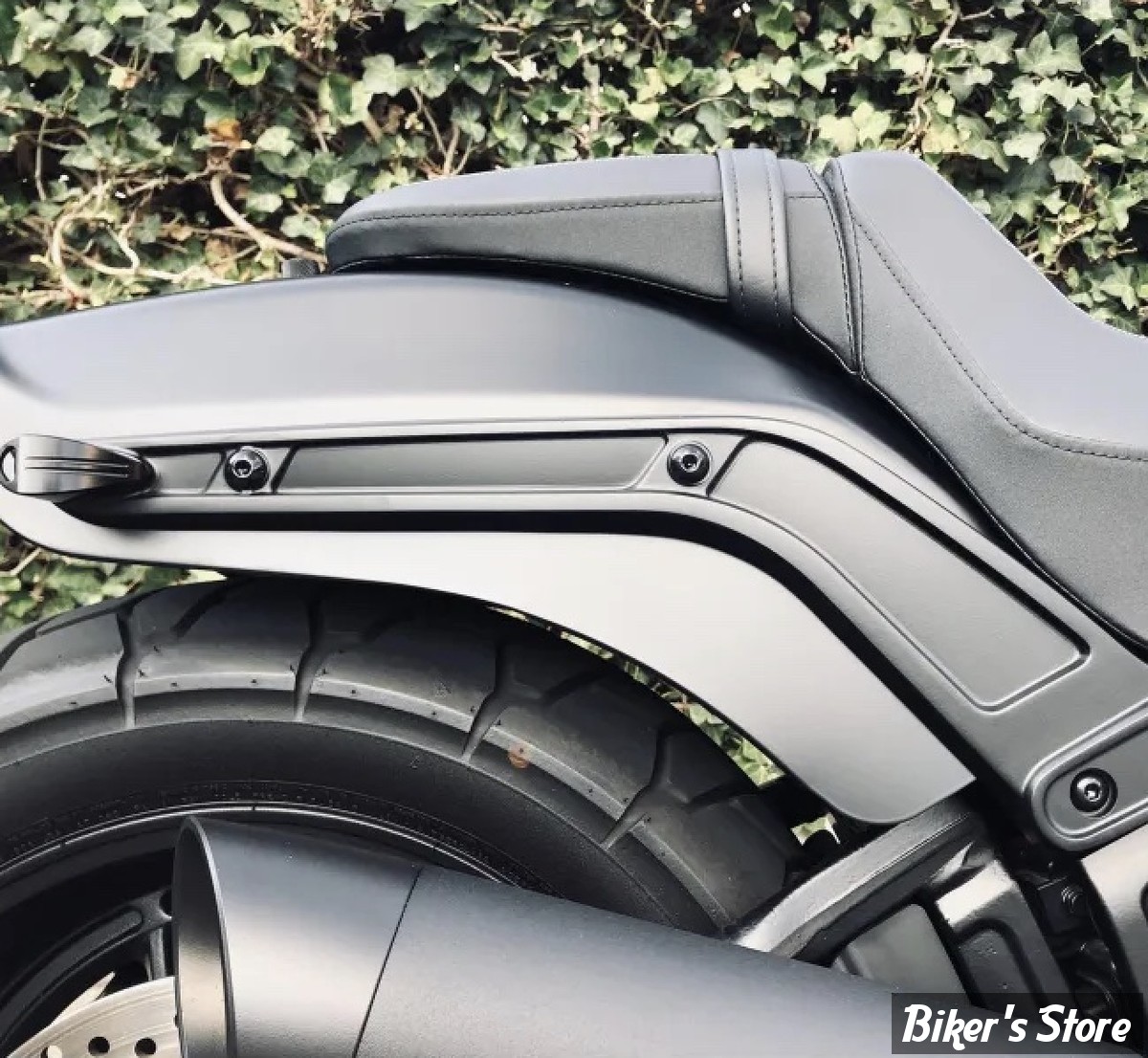 ECLATE O - PIECE N° 05 - KIT VISSERIE DE SABRES ET DE GB AR - SOFTAIL M8 2018UP - OEM 10200521 / 3056 - Screws4Bikes - NOIR BRILLANT - FS.HD.4.sw