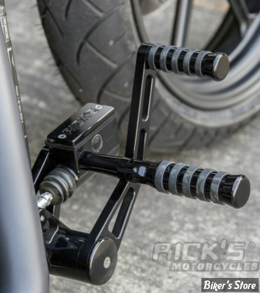 - COMMANDES AVANCEES - SOFTAIL 00/06  - RICK'S - BILLET ALUMINIUM - LONGUEUR : STANDARD -  REPOSES PIEDS : O'RING - NOIR - 50-1008000-3